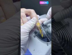 Как я справилась с когтями😁 как сделать снятие маникюра #маникюр #ногти #гельлак #nails