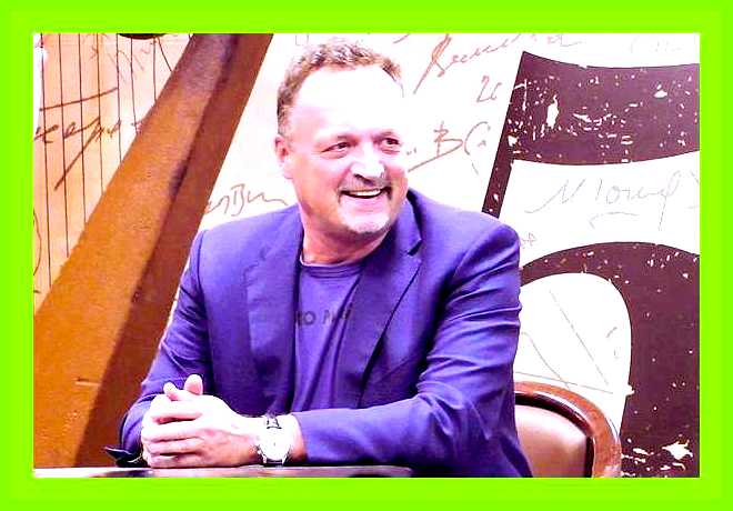 Как переводится имя виктор